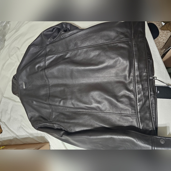 Andrew Marc brand new leather jacket in black - Picture 7 of 8